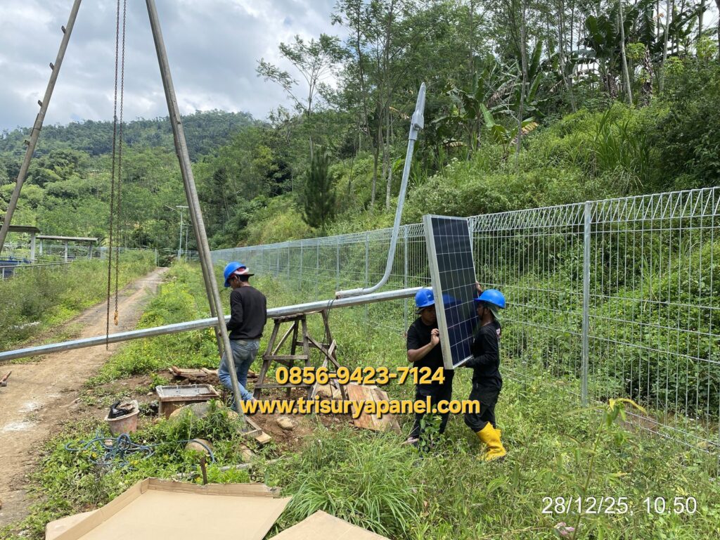 Pemasangan Tiang PJU